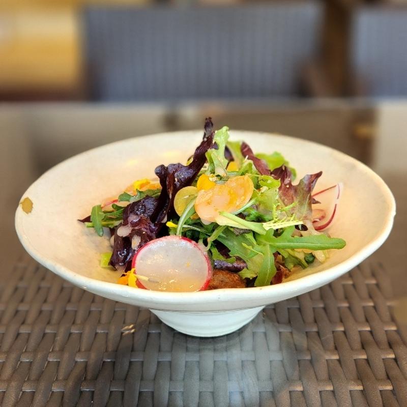 淡路島の野菜が色々入ったイタリアンサラダ(L’ISOLETTA -OSTERIA CON CUCiNA YUKI-［リゾレッタ］)