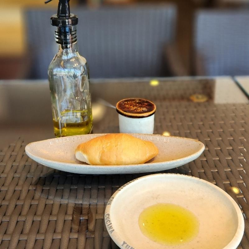 自家製ローズマリーパン(L’ISOLETTA -OSTERIA CON CUCiNA YUKI-［リゾレッタ］)