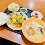 豚肉とキクラゲ炒めランチ(スープをミニ豚骨ラーメン変更)(台湾料理 金盛軒)