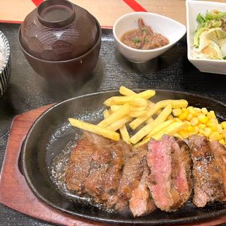 熟成赤身牛肉レギュラー焦がしニンニク醤油定食(ステーキ&ハンバーグ 前田亭)
