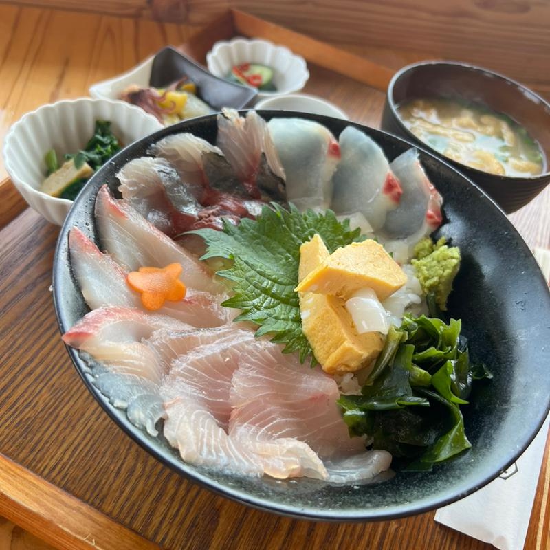 海鮮丼(海の見えるごはん屋)