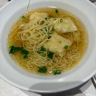 香港式海老ワンタン麺