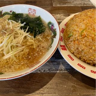 幸せニンニクファイヤー炒飯　大盛り(幸せの炒飯)