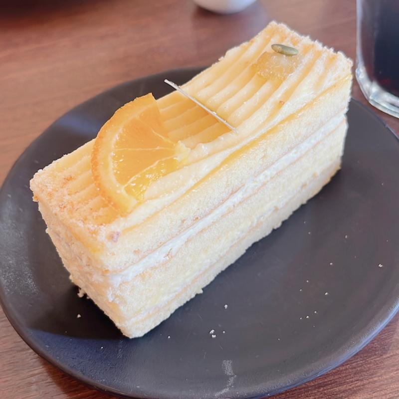 瀬戸内レモンと日向夏のケーキ(小川珈琲 葛野大路店 （【旧店名】ピュールブラン）)