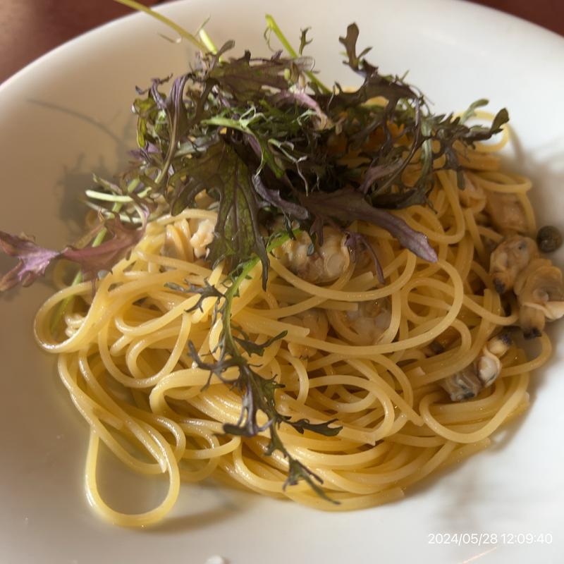 剥き浅利とケッパー赤唐辛子水菜のオイルベース(Quirinale クイリナーレ)