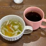 野菜スープとホットコーヒー(カフェはみんぐ)