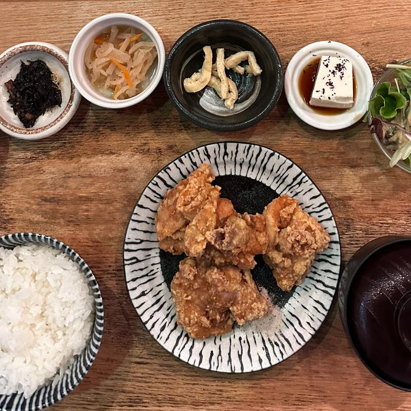 ランチ唐揚げ食べ放題定食(隈本総合飲食店　MAO （マオ）)