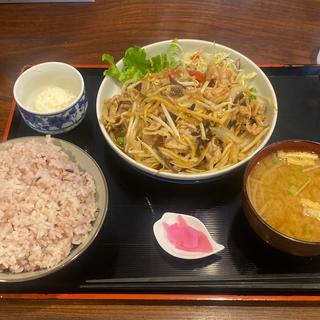 焼肉定食(源七 くろとり食堂)