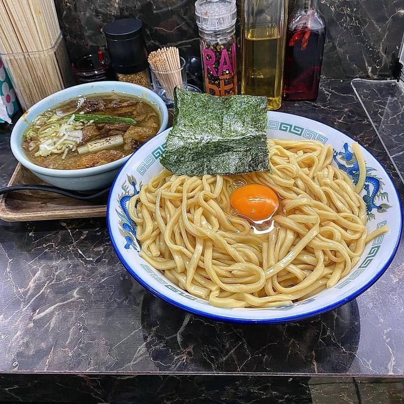熱盛り釜玉牛スジ煮干しつけ麺 大 ちょっとごはん(群青 )