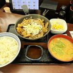 鉄板牛カルビ定食(吉野家 中目黒駅前店 )