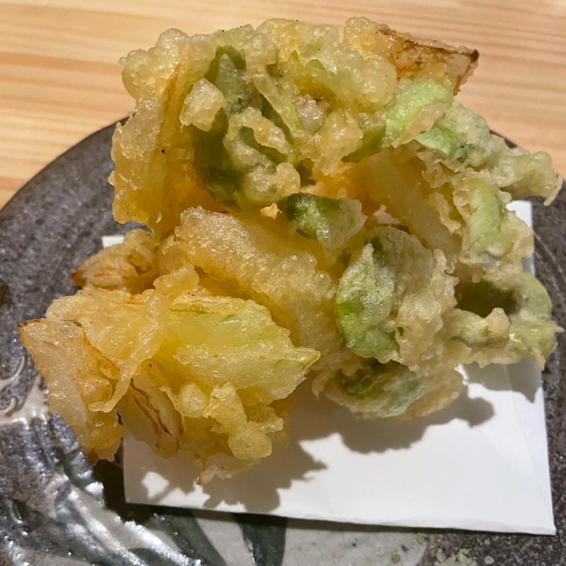 新玉とそら豆のかき揚げ(サケトメシ 百春)