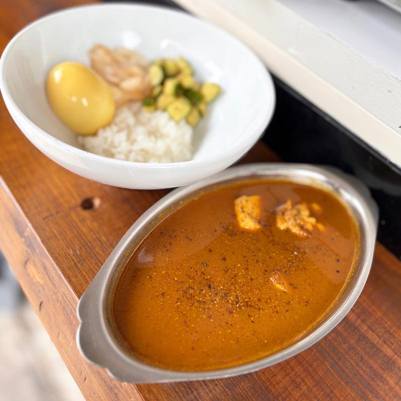 インドカレー（トッピング:たまご）(魔皿カレー)