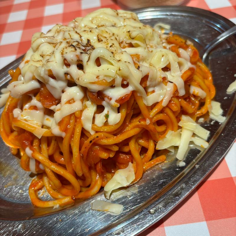 ナポリタン(メガ)焼きチーズ(スパゲッティーのパンチョ 新宿南口店)