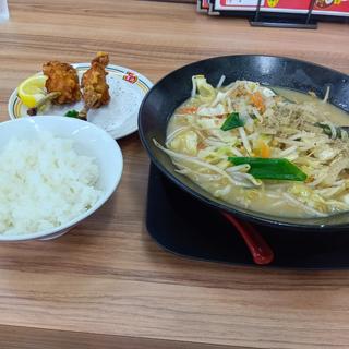 チヤンぽん、唐揚げ、ライス(餃子の王将 西条店 )