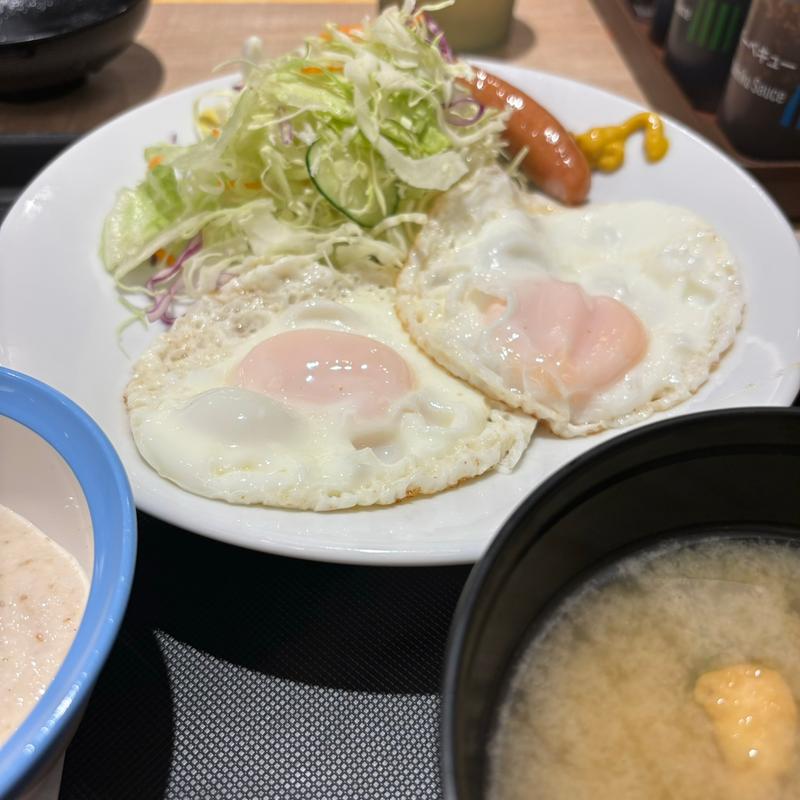 ソーセージエッグW定食（とろろ）(松屋 聖蹟桜ヶ丘店（松のや併設）)