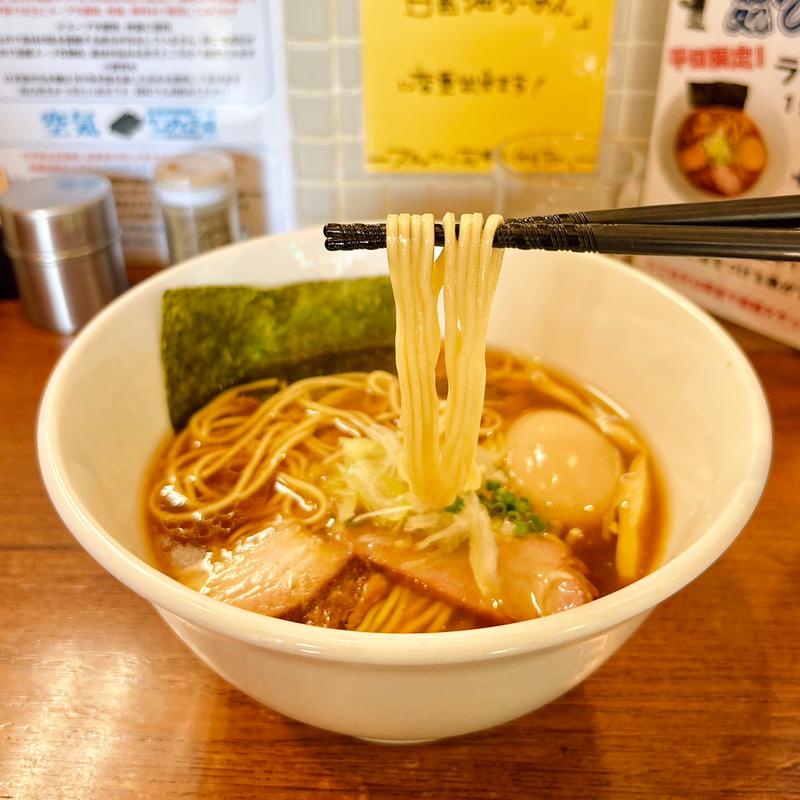 醤油らーめん 半熟味付玉子入り(麺処 びぎ屋)