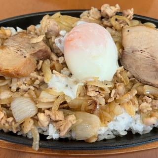 鉄板豚丼(洋食レストランまほろば)