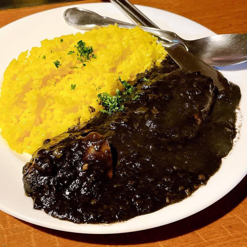 イカ墨煮サフランライス添え(すぺいん亭 （【旧店名】西班牙市場）)