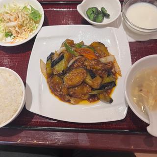 ◆マーボー茄子セット～マーボー茄子サラダスープ漬物杏仁豆腐～(上海灘ダイニング 田町店 （シャンハイタン）)