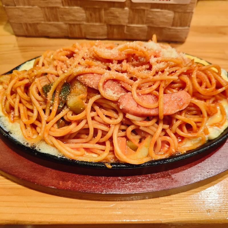 リコリスの昔風ナポリタン(鉄板スパ屋 リコリス)