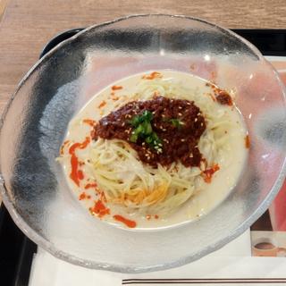 胡麻豆乳坦々涼風麺(ミスタードーナツ 亀有駅前ショップ)