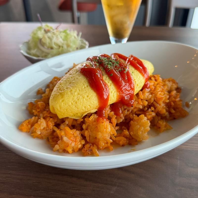 ふわとろ卵のチキンオムライス(CAFE＆ダイニングバー BUOYANT（ボイアント）)