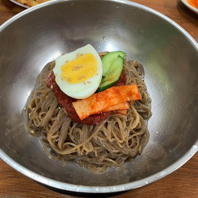 ビビン冷麺(食堂ユリ)