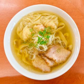海老ワンタンメン(日陰)
