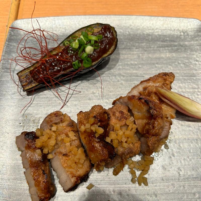 四万十ポークの幽庵焼き〜高知茄子の土佐あかうし肉味噌のせ〜(ヱビスバー 札幌アピア店 (YEBISU BAR Sapporo Apia))