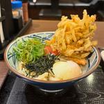 明太釜玉うどん(野菜かき揚げトッピング)(丸亀製麺 静岡呉服町店 )