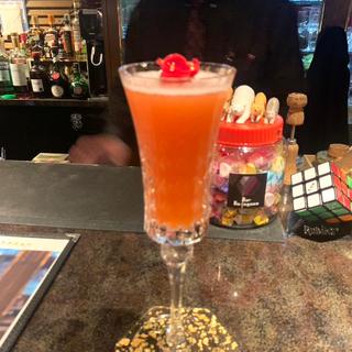 Sakura cocktail(Bar Hexagone（バーエグザゴーヌ）| ミクソロジーカクテル&日本ワイン)