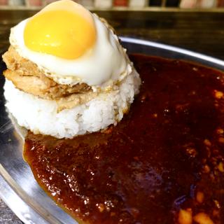カレーライス+チャーシュー+目玉焼き(カレーコンドル（Curry Condor）)