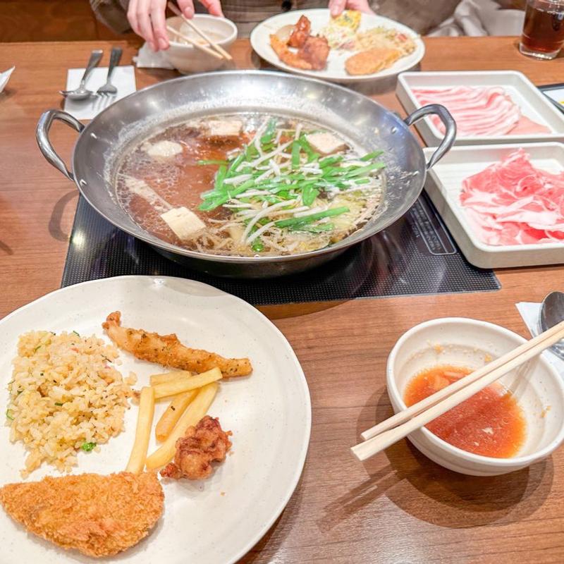 三元豚しゃぶと牛もつ鍋 旬菜ビュッフェ食べ放題コース(露庵 知立店)