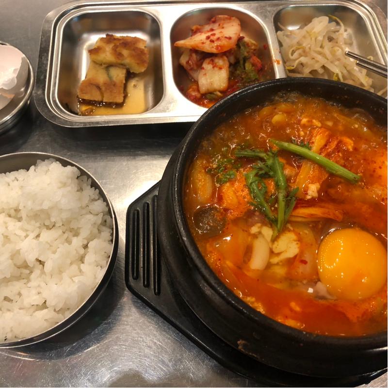 豚キムチスンドゥブ定食(韓国酒場コッキオ グランスタ八重北店)