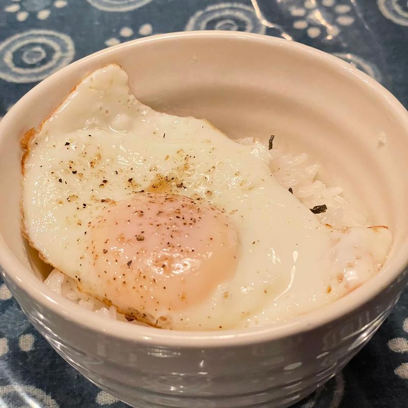 目丼ぶり(鶏がさきか卵がさきか （ニワタマ）)