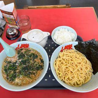 味噌つけ麺　半ライス　ほうれん草　コロチャー　背脂(ラーメン山岡家 越谷レイクタウン店)