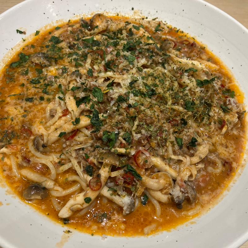 トマトとにんにくの小悪魔風スープパスタ(麦と卵 川崎アゼリア店)