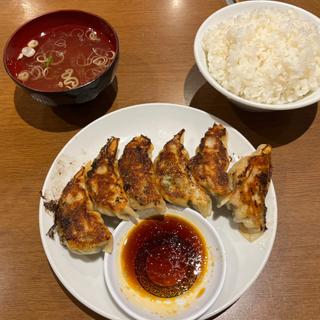 餃子定食(成龍萬寿山 上海ラーメン 本店)