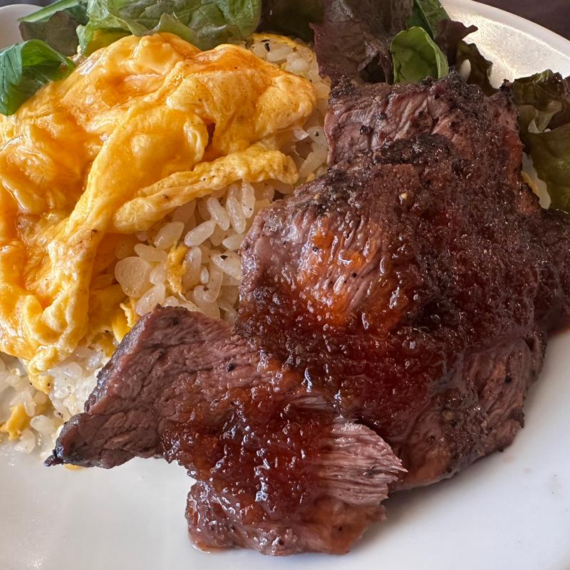 ビーフステーキ炒飯大盛(フーフー飯店 亀有)