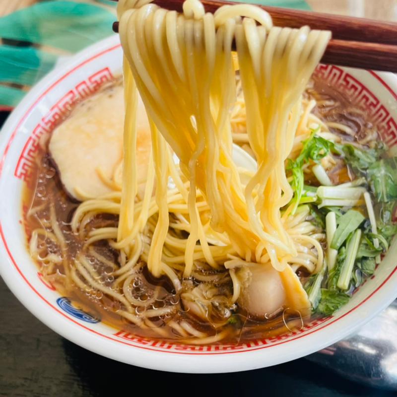 醤油旨味ラーメン(マグロ卸のマグロ丼の店 )