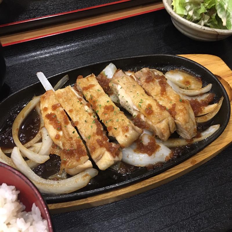 鶏ステーキ定食(居酒屋 永吉)