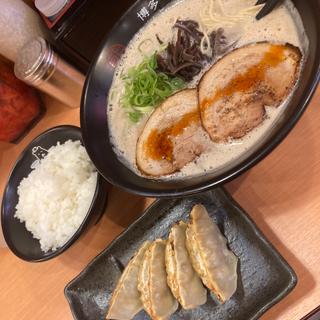 ラーメン餃子ライスセット(博多くまちゃん らぁめん 大名本店)