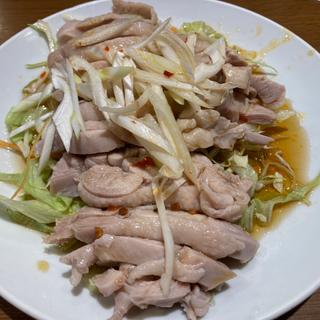 白切油鶏　蒸し鶏の冷し肉(成龍萬寿山 上海ラーメン 本店)