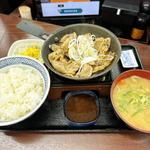 鉄板牛カルビ定食(吉野家 中目黒駅前店 )