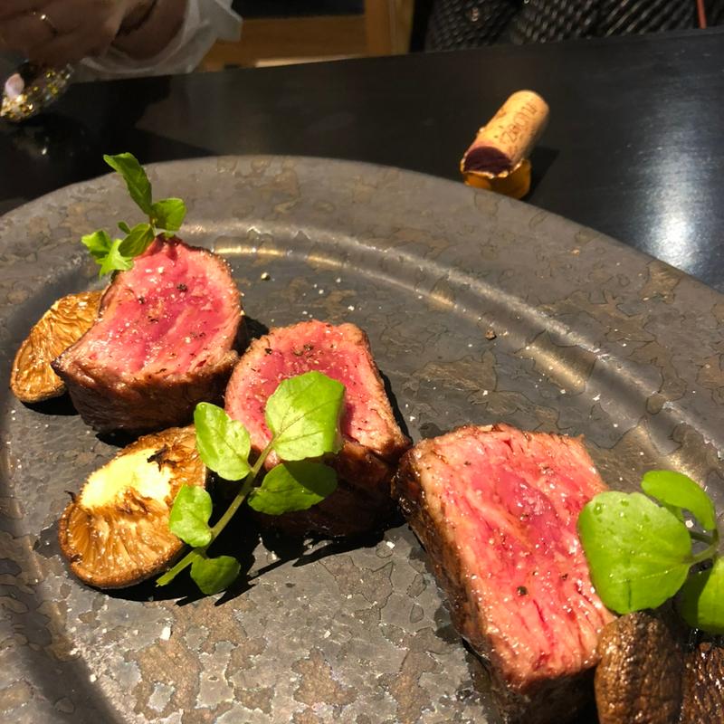 和牛ステーキ釜焼き(ピッツァ ジューシー)