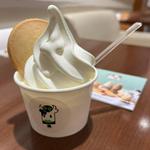 牛乳ソフト(あさぎり牛乳アクアクララ富士宮販売所)
