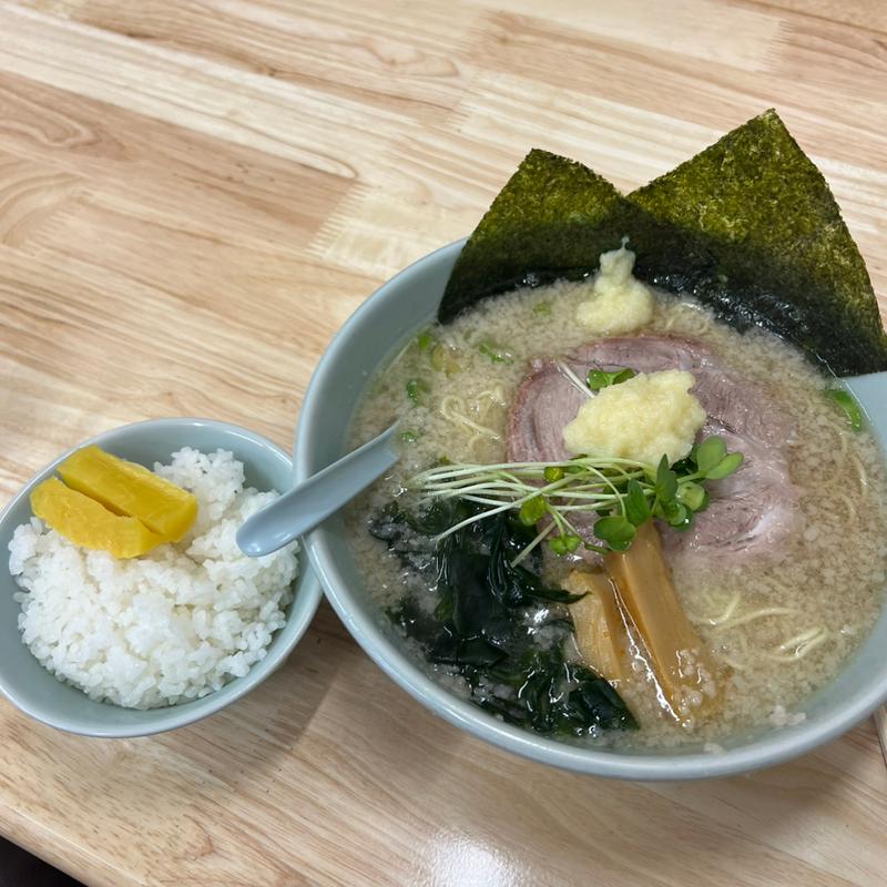 ラーメン　半ライス(ラーメンショップ 卒島店 )