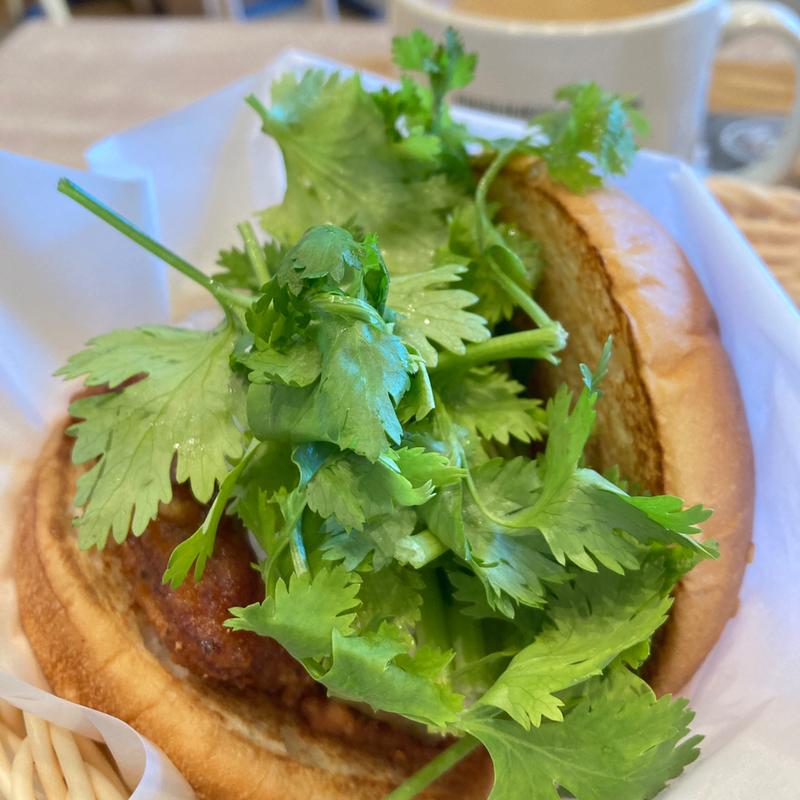 パクチーチキンバーガー(グリーンカレー)(フレッシュネスバーガービエラ山科)