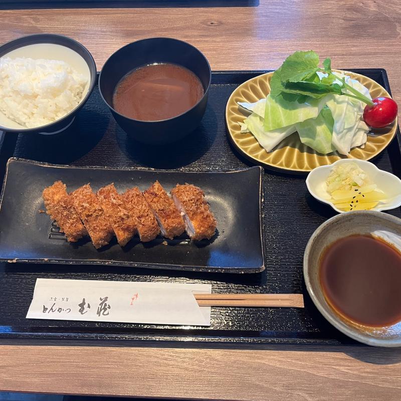 ロースカツ定食(芦屋 とんかつ む藏(むさし))