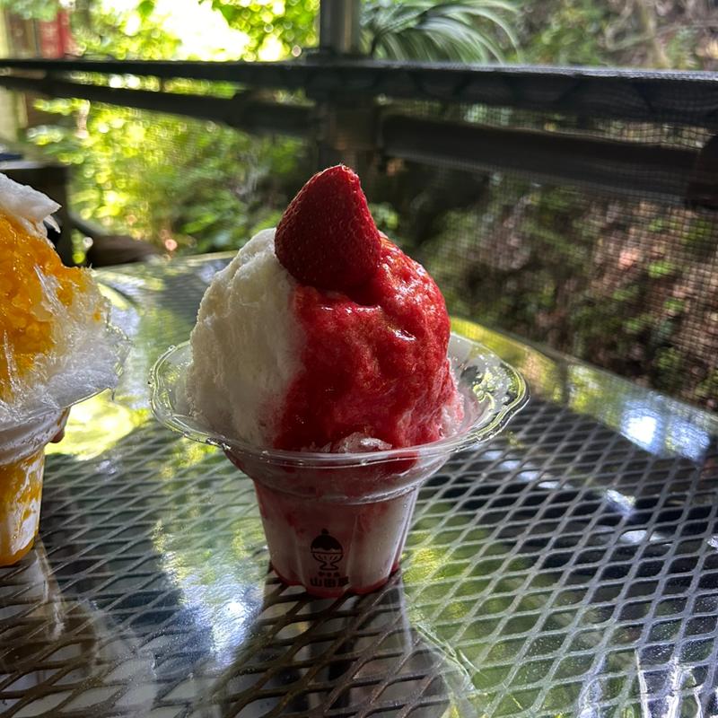 生苺みるく(かき氷　山田屋)
